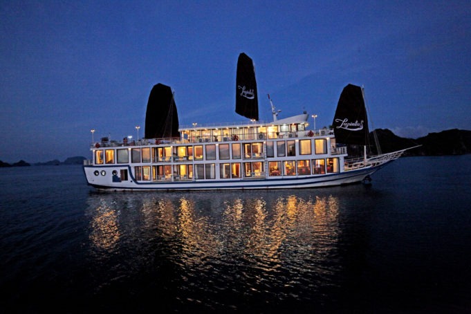 Lan Ha Bay - La Pinta Cruise