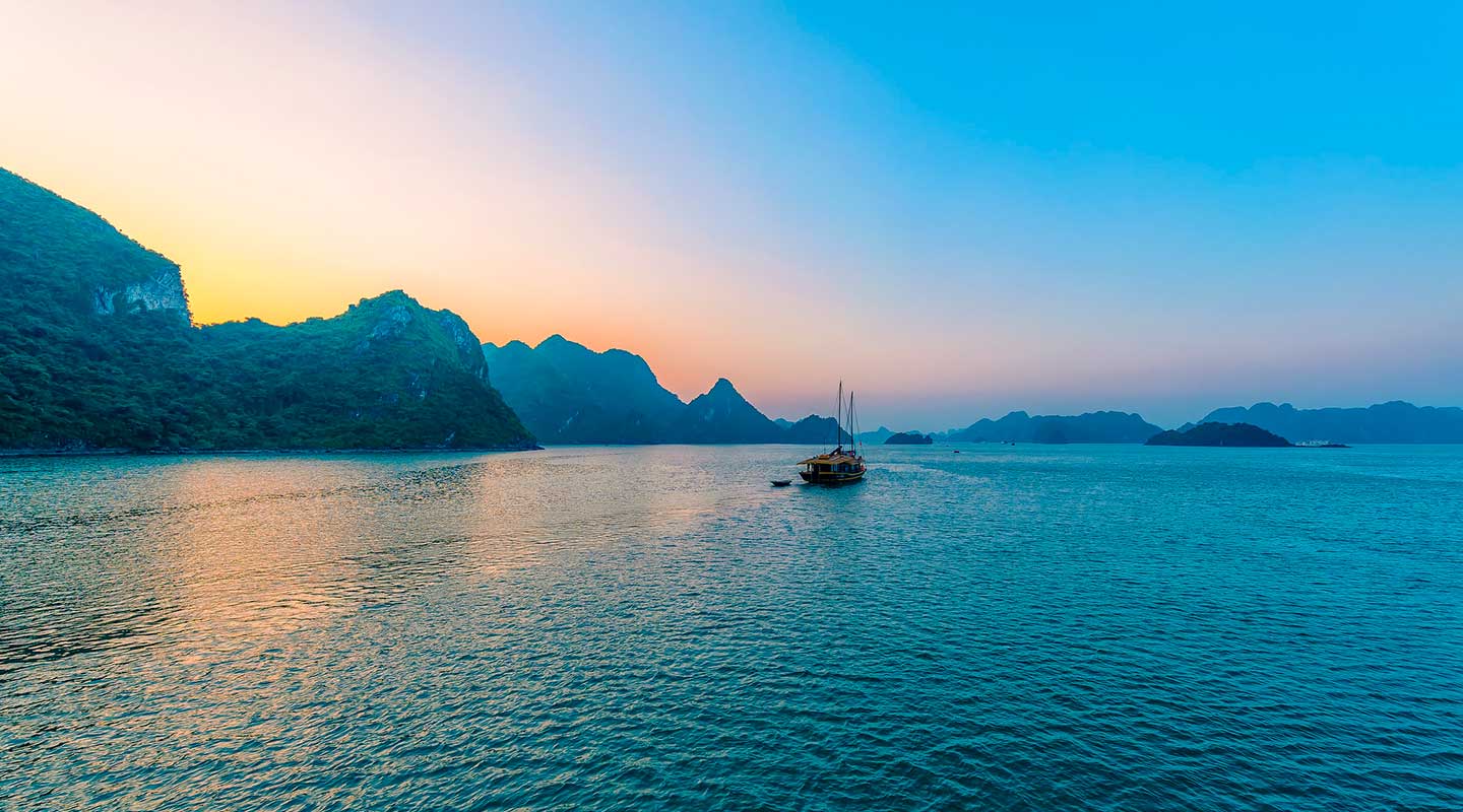 The magnificent scenery in Lan Ha Bay