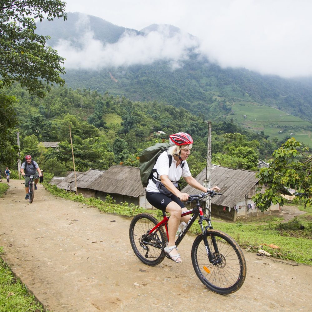Self guided bike ride in vietnamese mountains