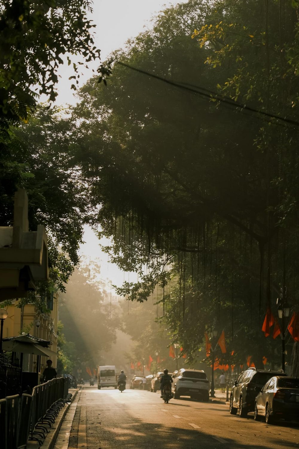 Hanoi Street Beauty in Autumn 2